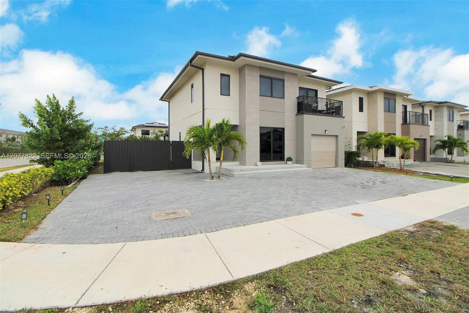 320 NW 13th Ct, Florida City, FL 33034 photo 2