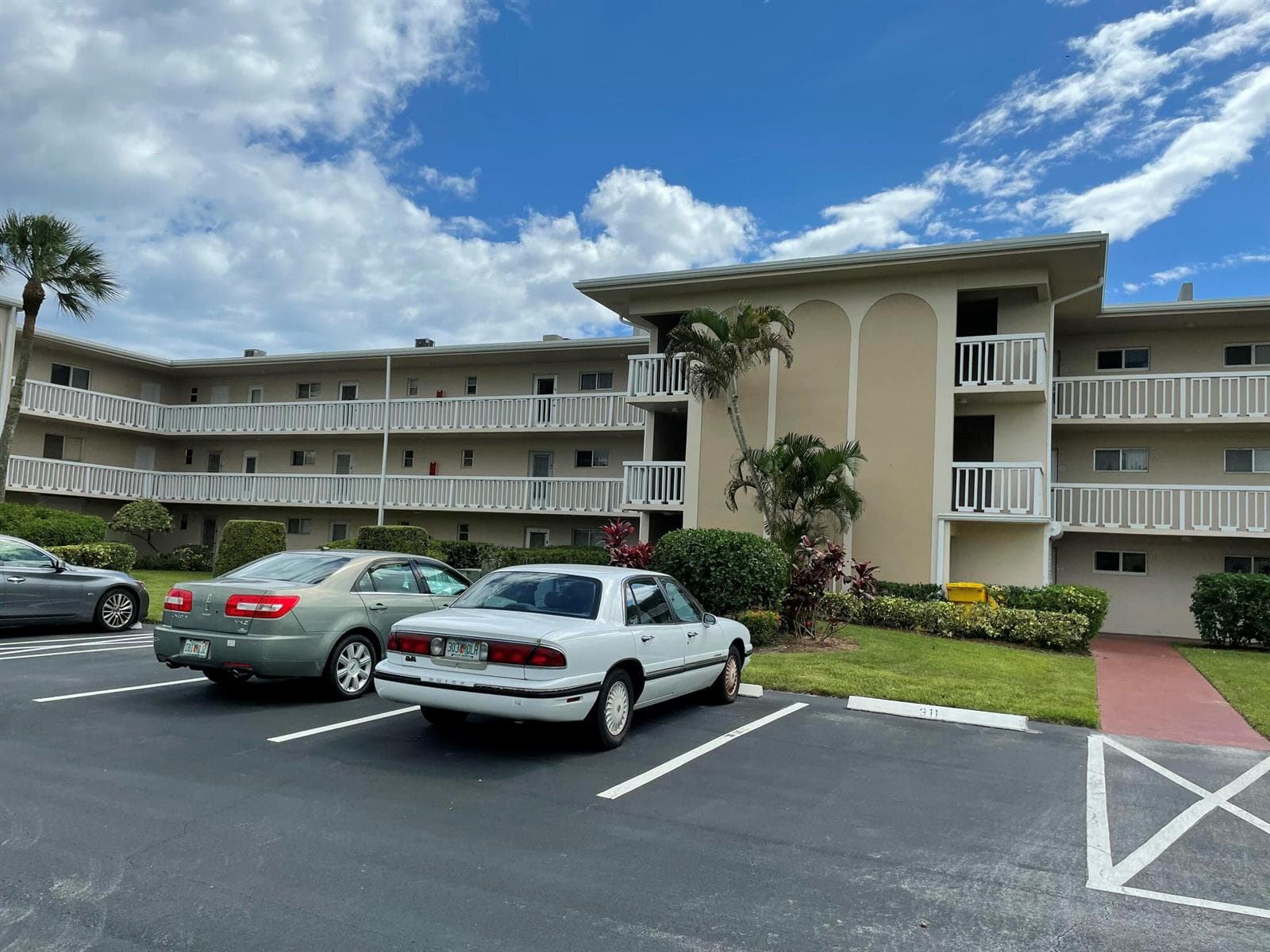 2668 Garden Drive N # 311, Lake Worth, FL 33461