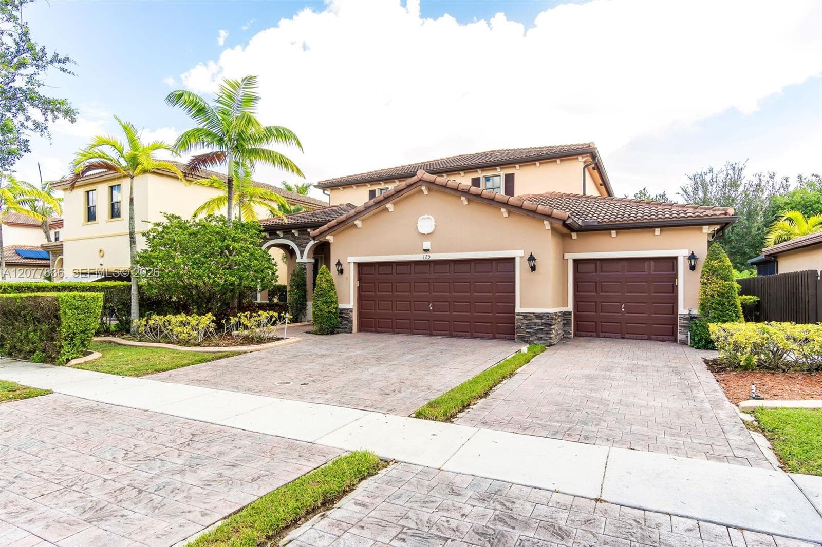125 SE 36th Pl, Homestead, FL 33033 photo 2