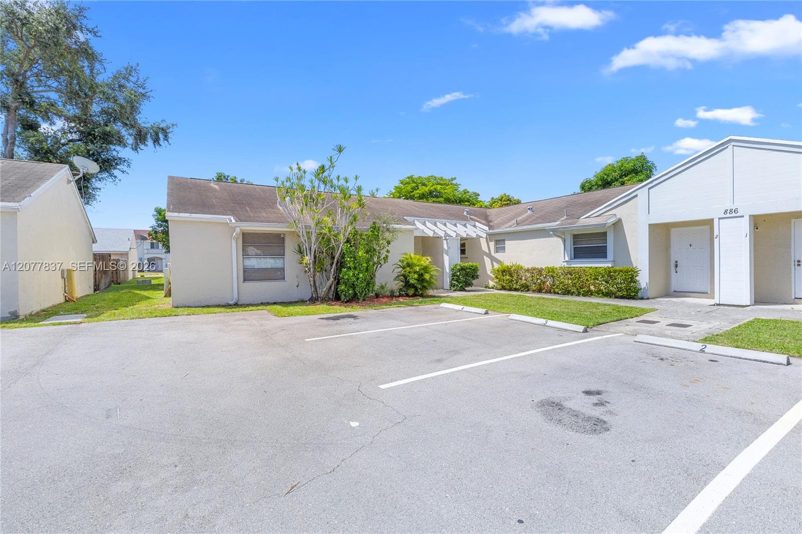 886 NE 214th Ln # 4, Miami, FL 33179 photo 2
