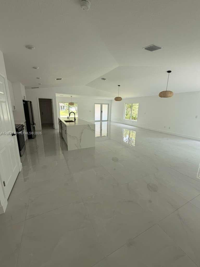 8636 100th Ct, Vero Beach, FL 32967 photo 4