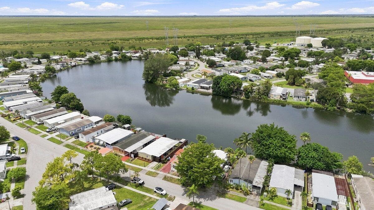 21671 S HERITAGE Circle, Pembroke Pines, FL 33029