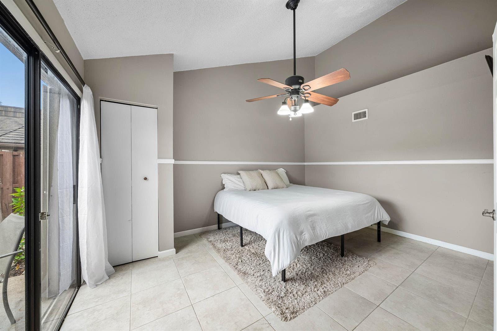 4012 Palm Bay Circle, West Palm Beach, FL 33406 photo 4
