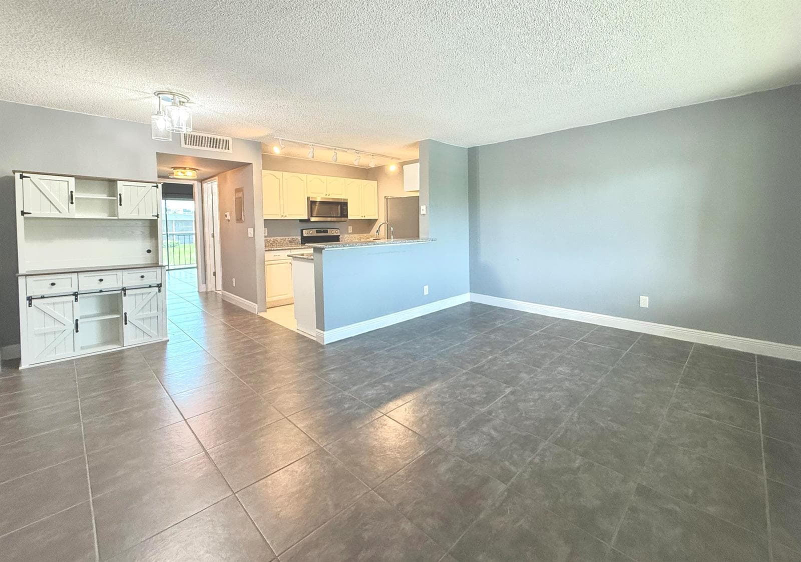 1625 Meadows Circle W, Boynton Beach, FL 33436 photo 4