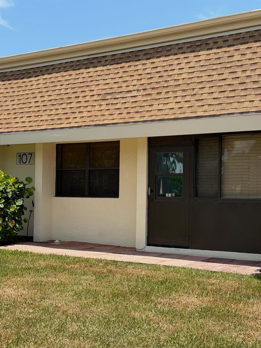107 HALF MOON Circle # D, Jupiter, FL 33458 photo 4
