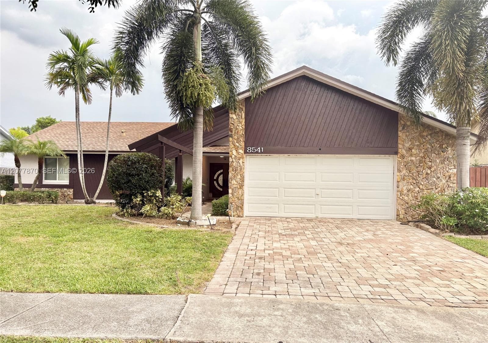 8541 NW 54th St, Lauderhill, FL 33351 photo 2