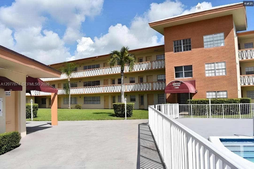1885 NE 121st St # 16, North Miami, FL 33181 photo 3