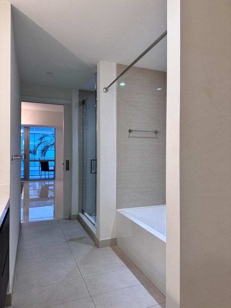851 NE 1ST Avenue # 201, Miami, FL 33132 photo 4