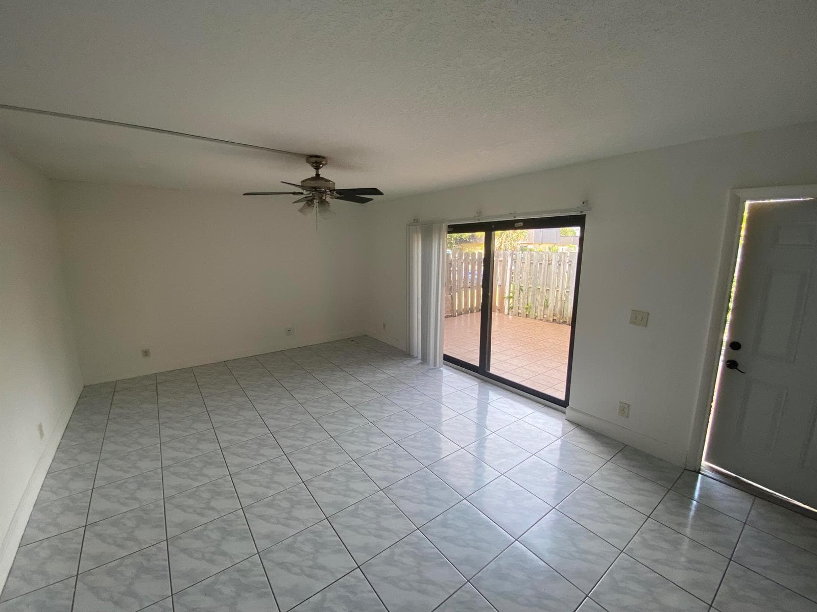 2370 WATERSIDE Drive, Lake Worth, FL 33461 photo 4