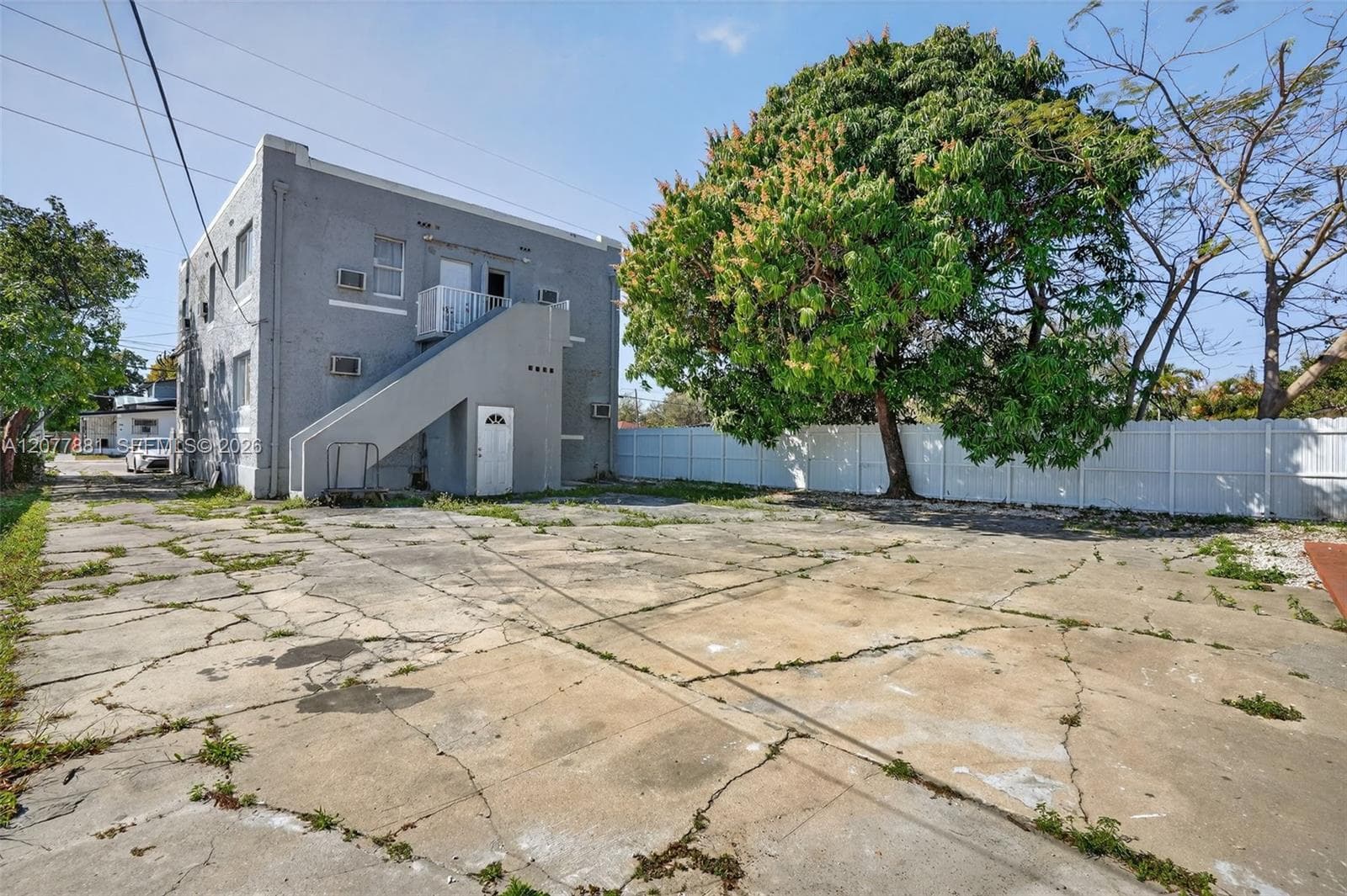 Listing photo 5