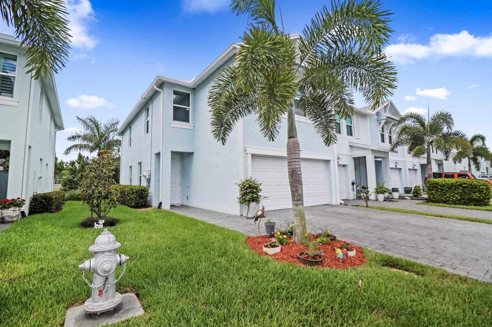 384 SE Sea Hunt Way, Stuart, FL 34994 photo 2