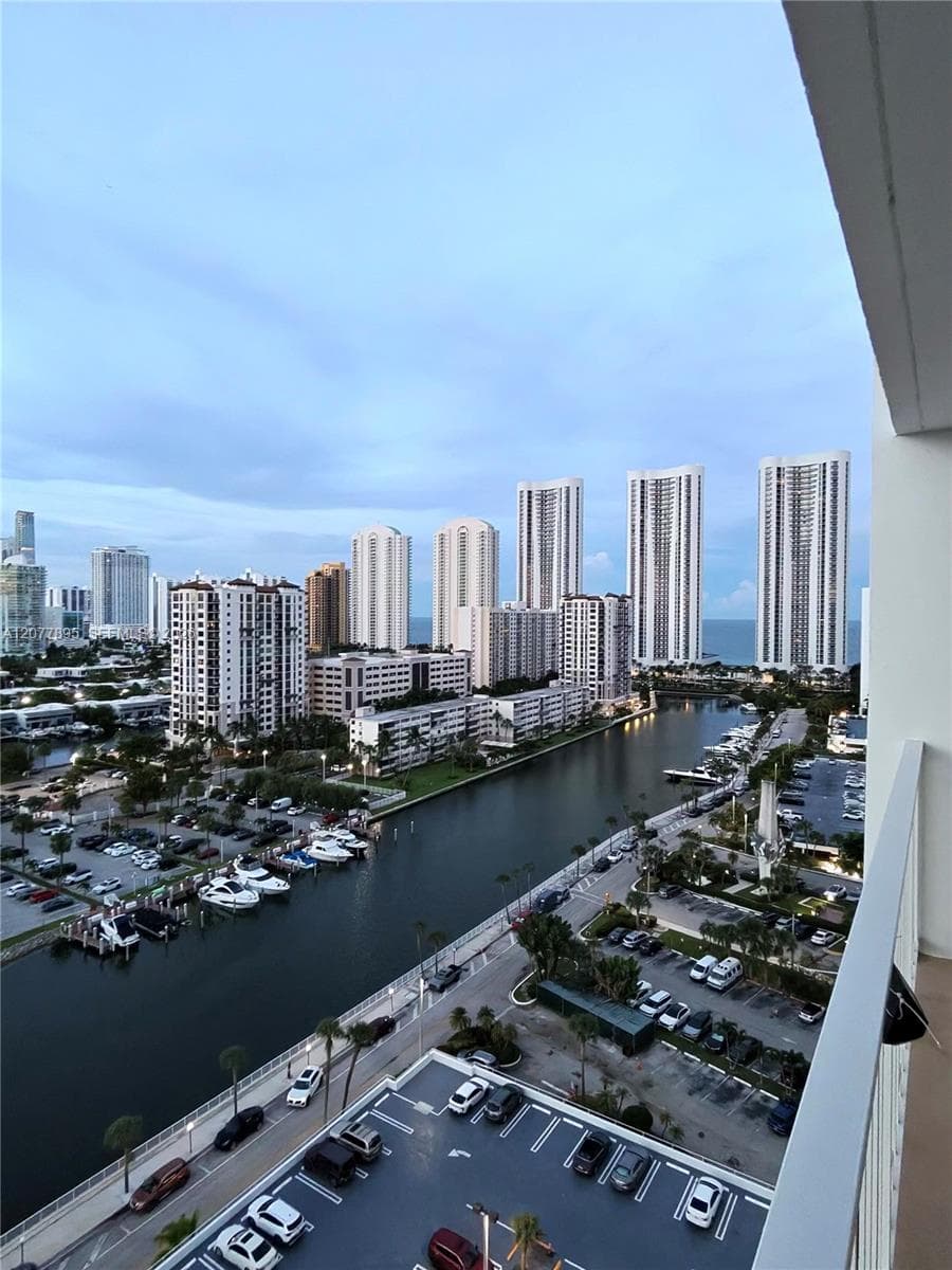 500 Bayview Dr # 1723, Sunny Isles Beach, FL 33160