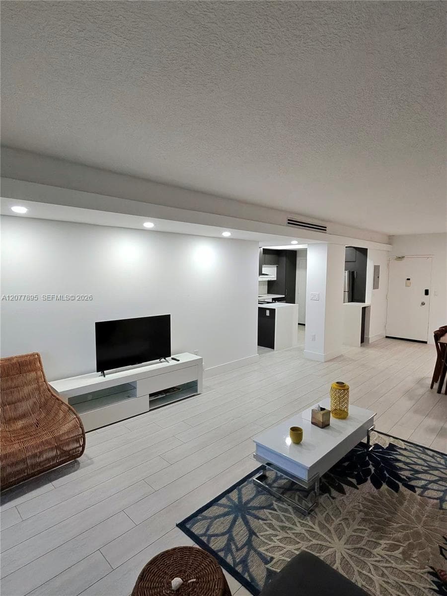 500 Bayview Dr # 1723, Sunny Isles Beach, FL 33160 photo 4