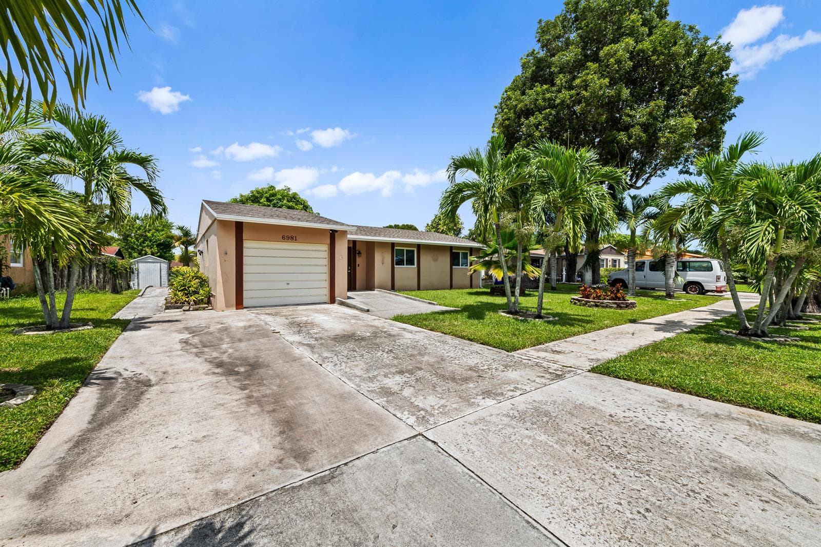 6981 SW 1ST Court, Margate, FL 33068 photo 3