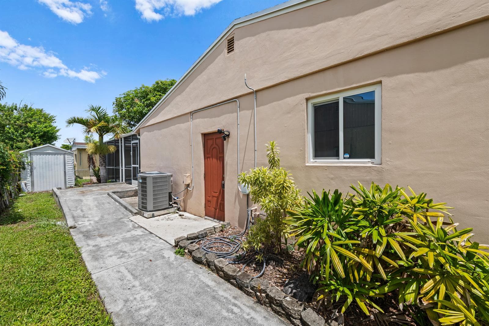 6981 SW 1ST Court, Margate, FL 33068 photo 4