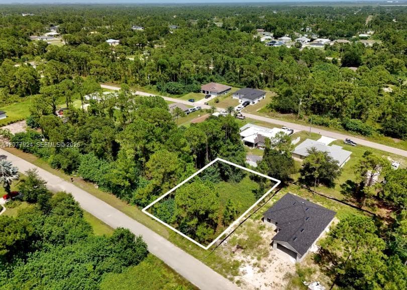 523 SUMMIT AVE, Lehigh Acres, FL 33974 photo 2