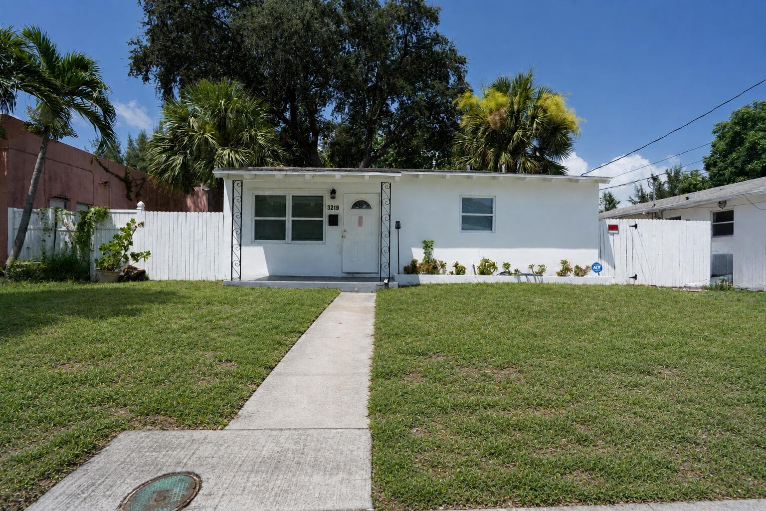 3219 WINDSOR Avenue, West Palm Beach, FL 33407 photo 2