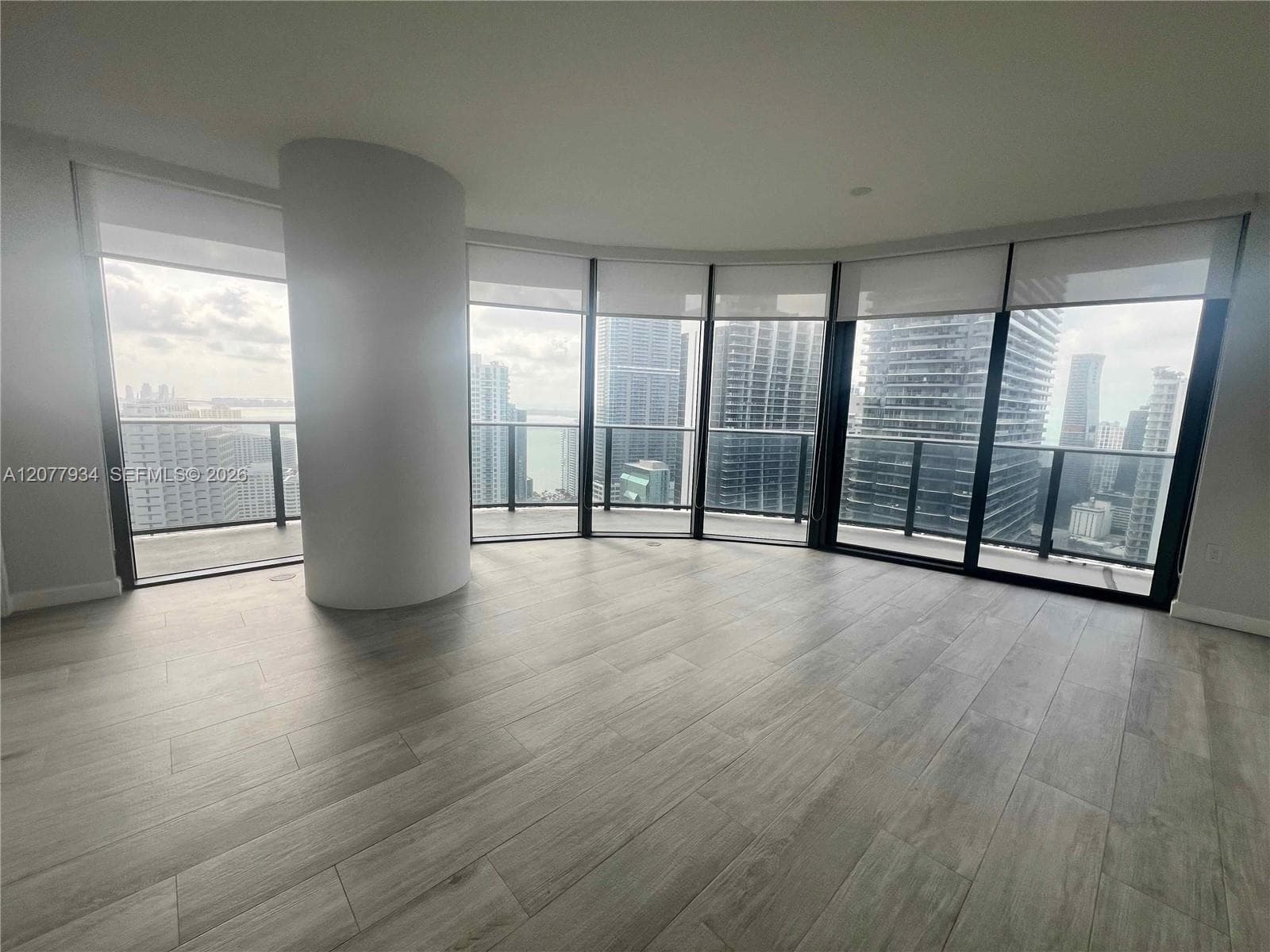 45 SW 9th St # 3703, Miami, FL 33130 photo 4