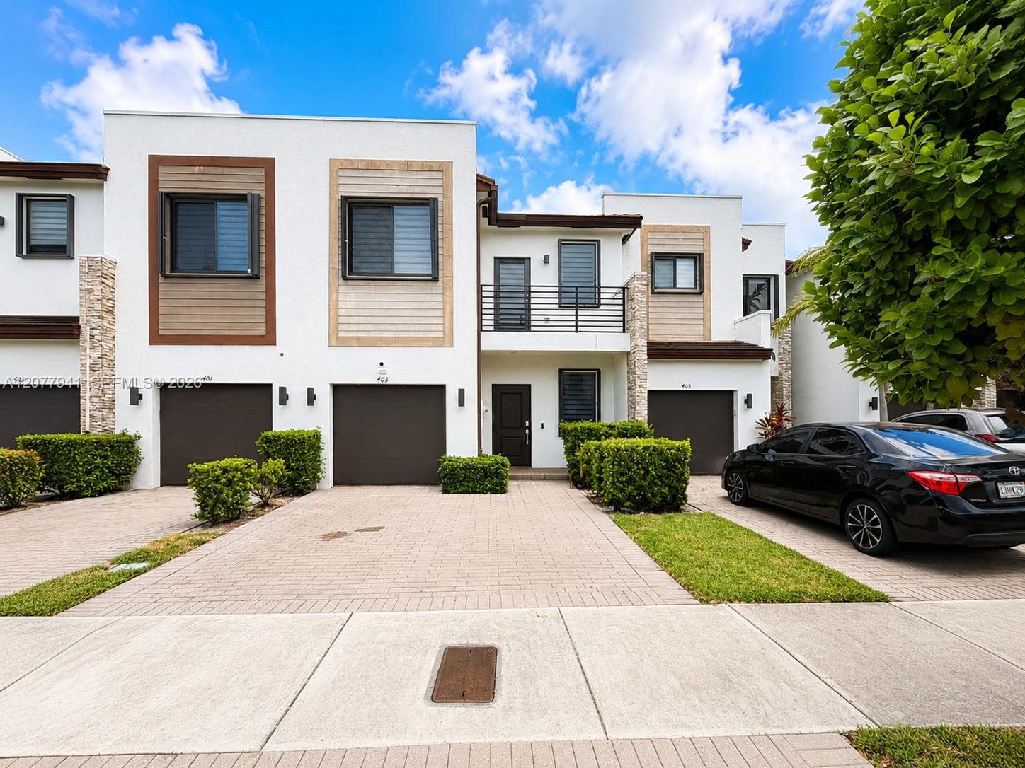 403 NE 208th Ter, Miami, FL 33179 photo 2