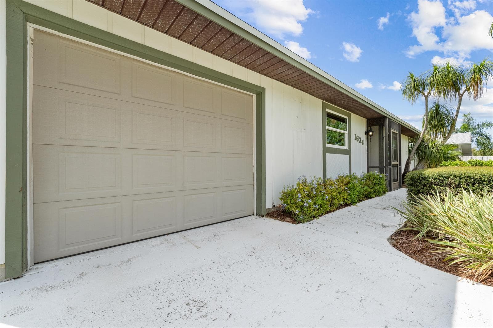 1634 SE CLEARMONT Street, Port St. Lucie, FL 34983 photo 4