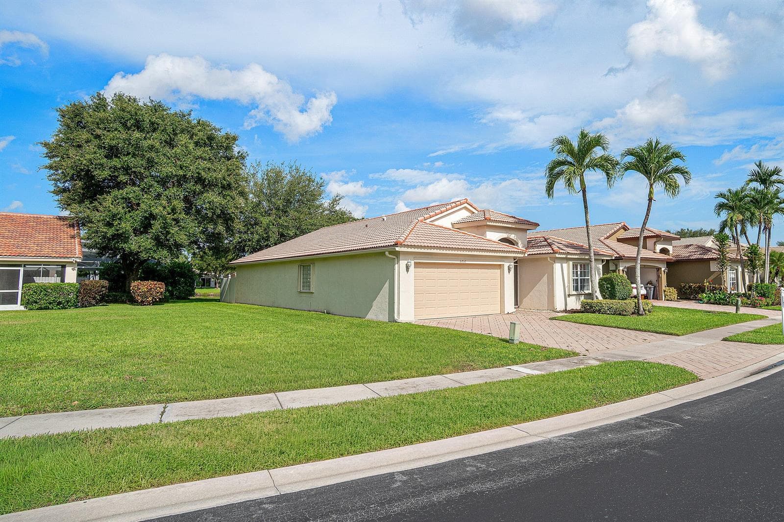 5737 Royal Club Drive, Boynton Beach, FL 33437 photo 2