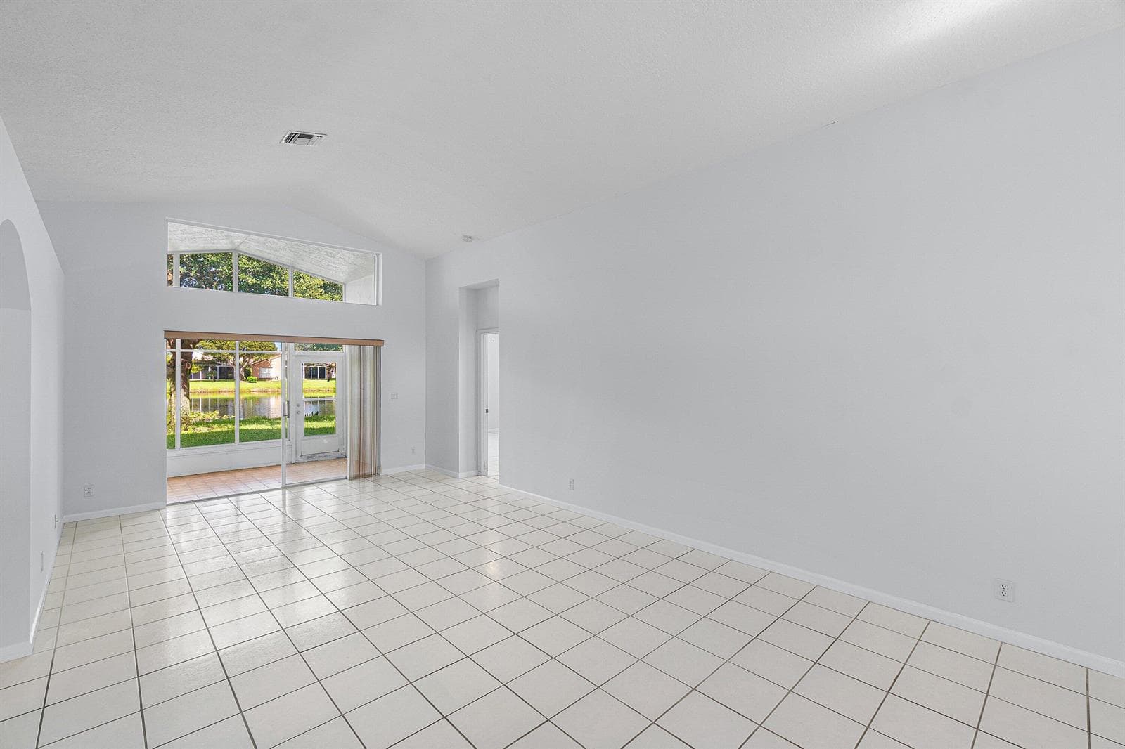 5737 Royal Club Drive, Boynton Beach, FL 33437 photo 4