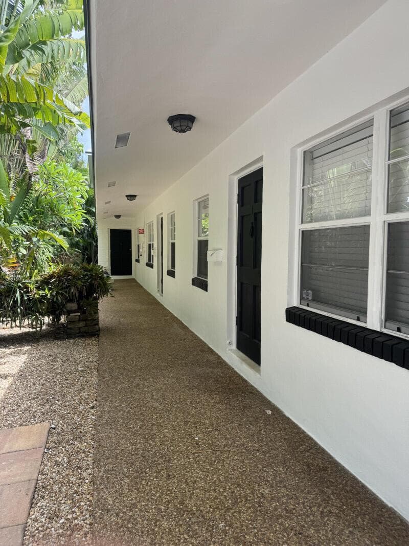 1640 NE 4th Place, Fort Lauderdale, FL 33301 photo 2