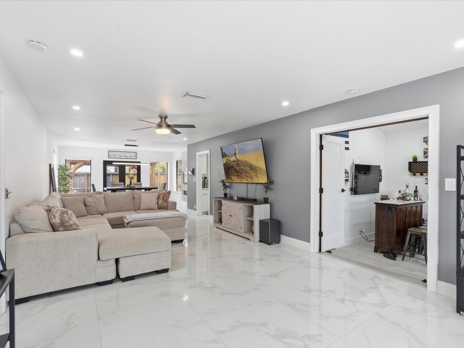 2860 MONROE Street, Hollywood, FL 33020 photo 5