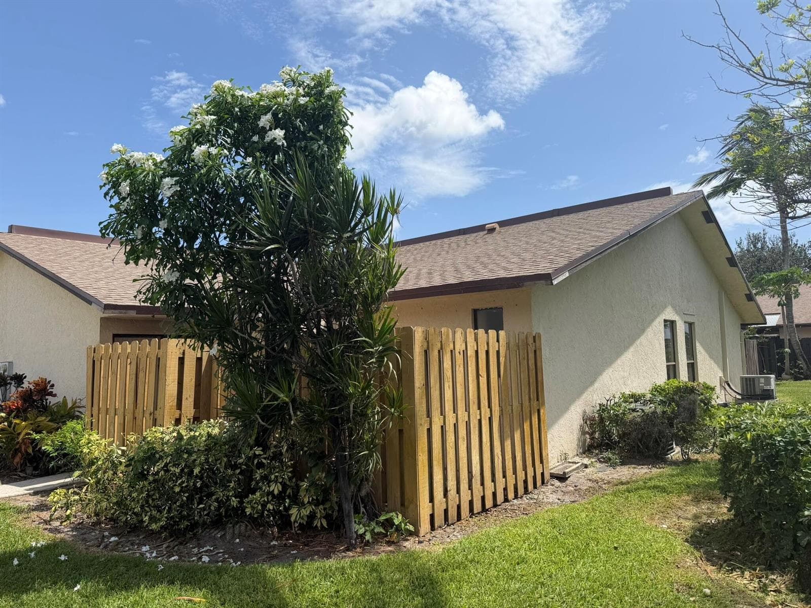 1501 WATERVIEW Circle, Palm Springs, FL 33461 photo 2