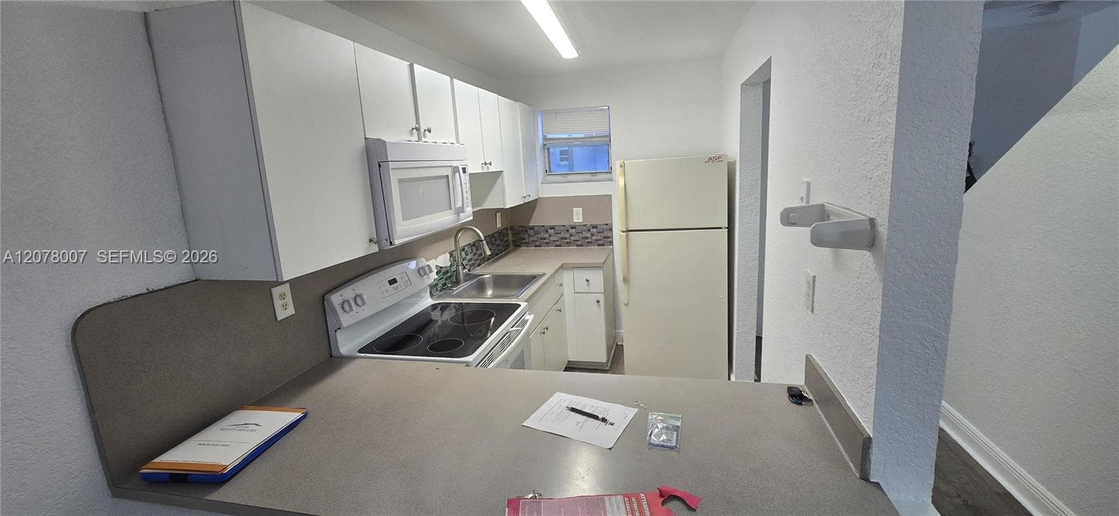 8027 NW 8th St # 13, Miami, FL 33126 photo 3