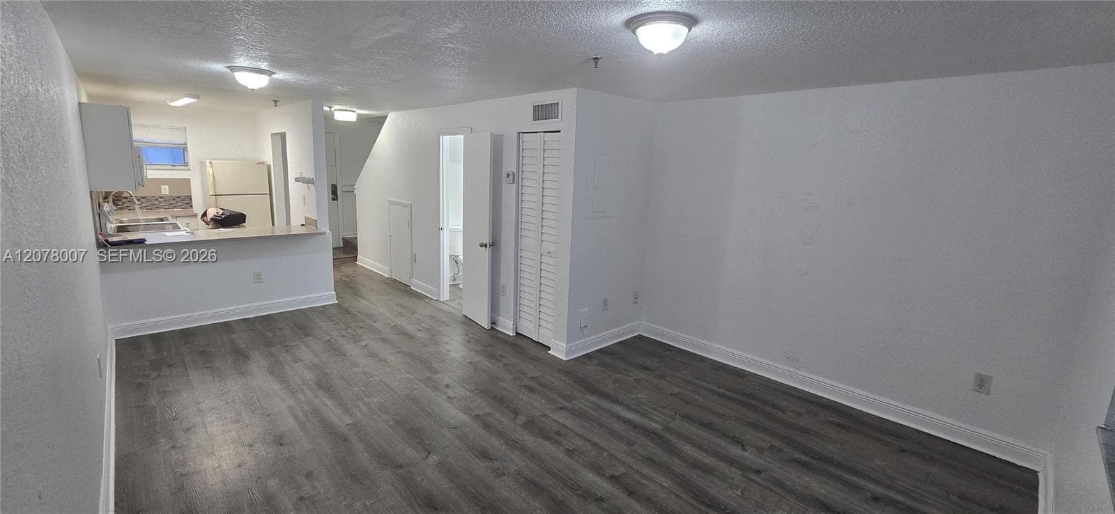 8027 NW 8th St # 13, Miami, FL 33126 photo 5