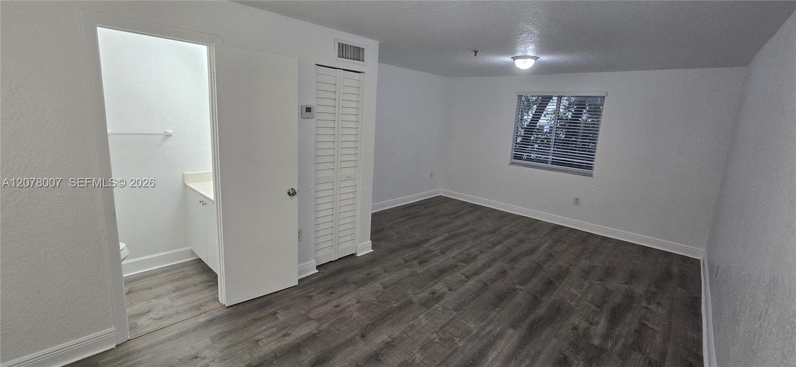 8027 NW 8th St # 13, Miami, FL 33126 photo 4