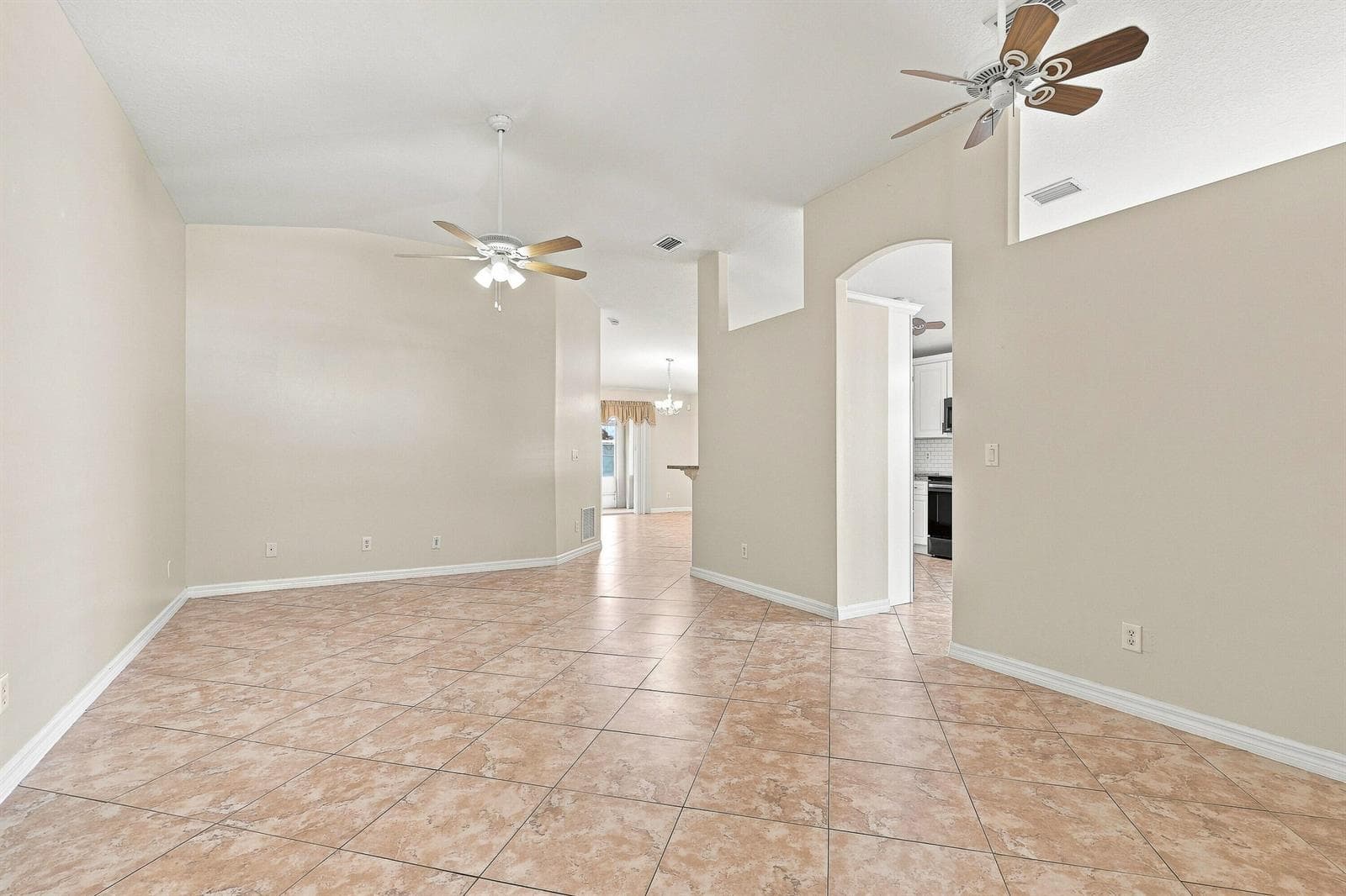 815 Greenleaf Circle, Vero Beach, FL 32960 photo 4