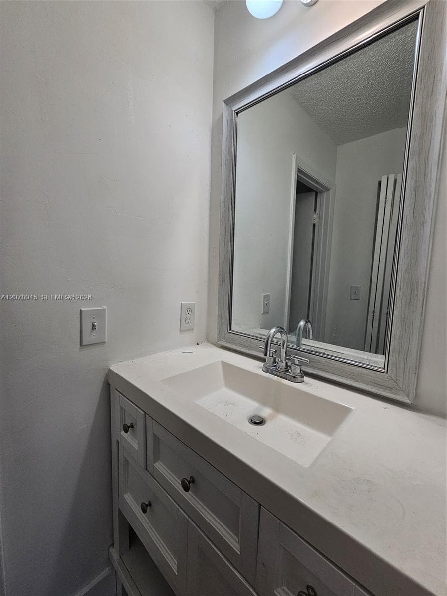 6580 W 27th Ct # 58-24, Hialeah, FL 33016 photo 2