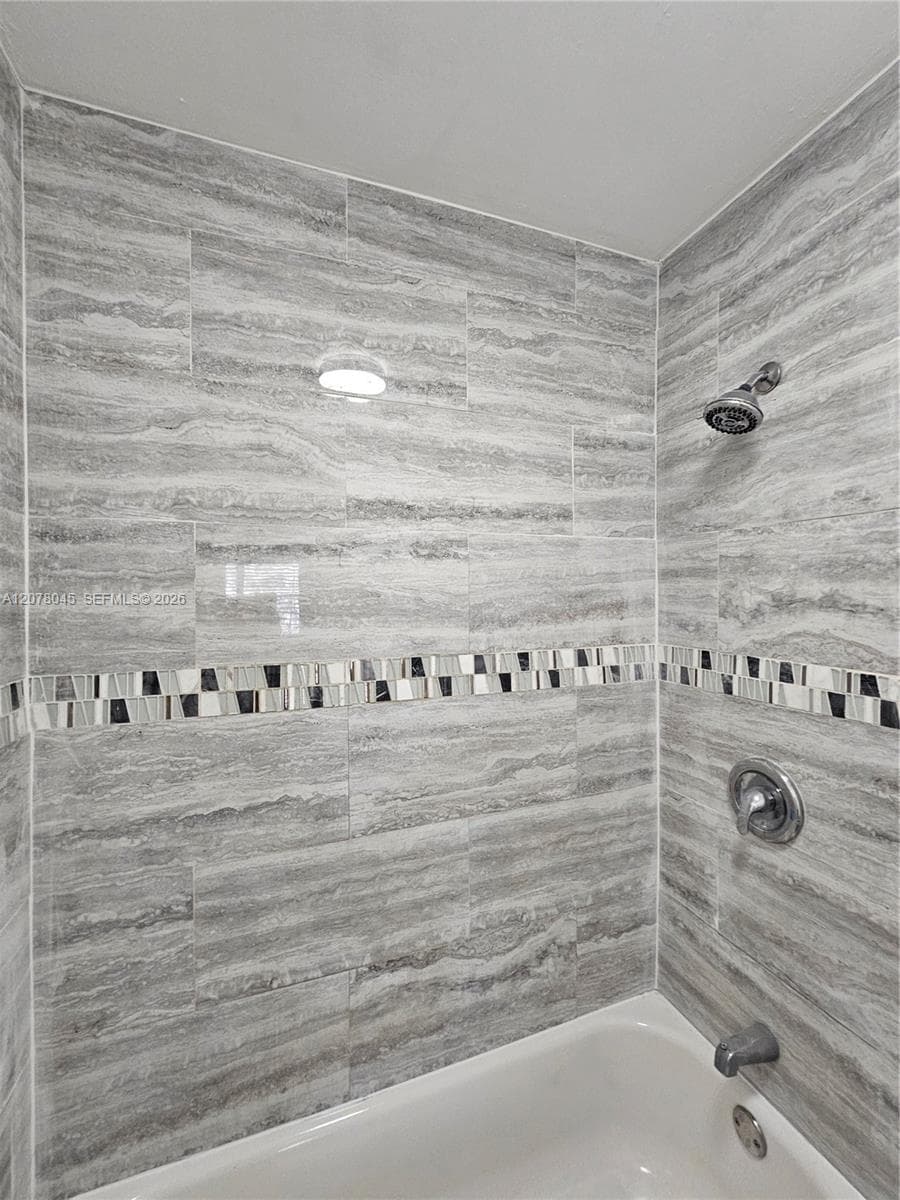 6580 W 27th Ct # 58-24, Hialeah, FL 33016 photo 3