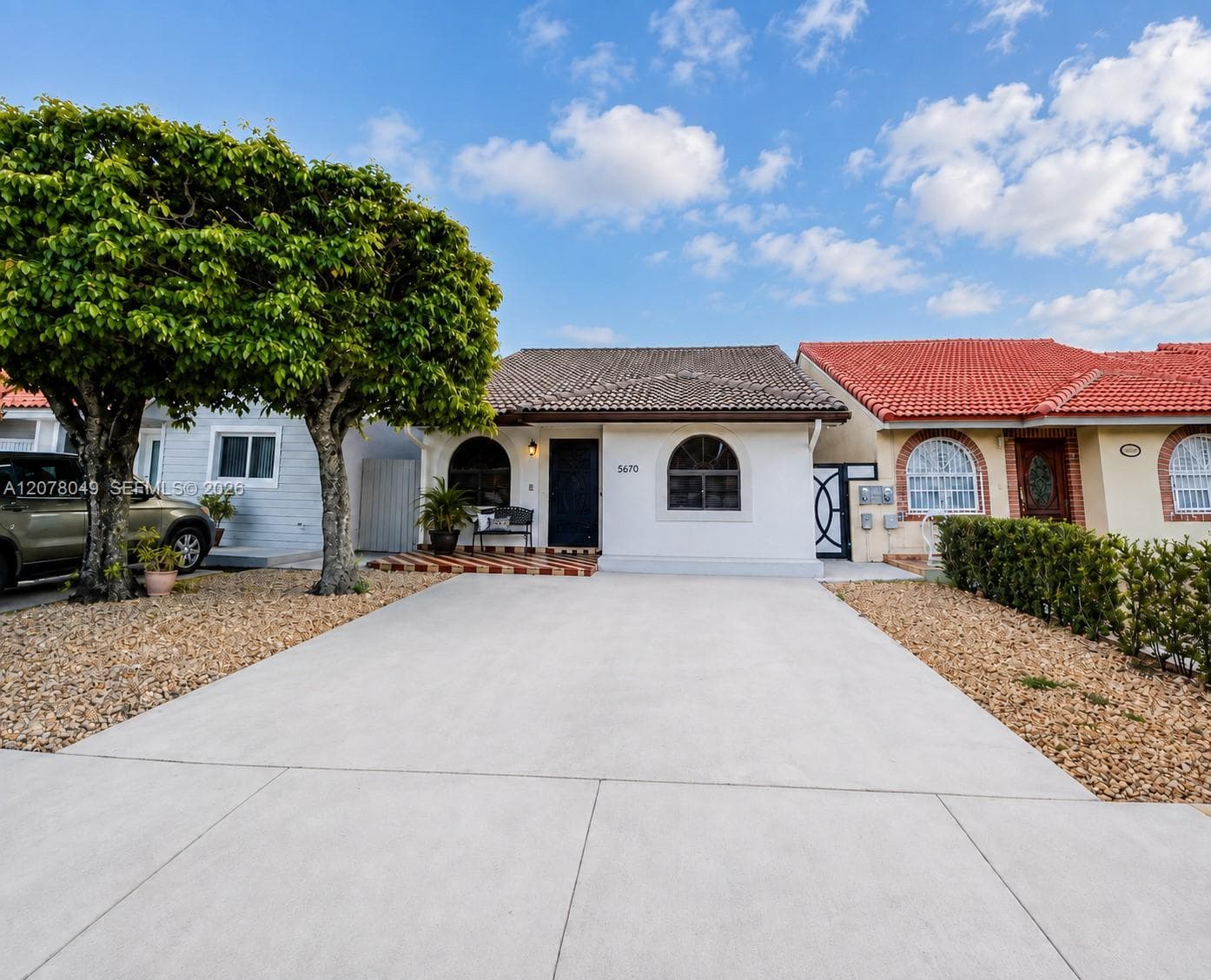 5670 W 20th Ct, Hialeah, FL 33016 photo 2