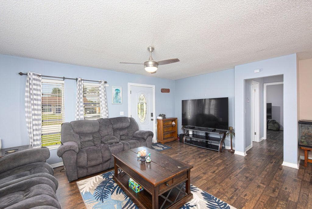 1337 SE ROANOKE Street, Port St. Lucie, FL 34952 photo 5
