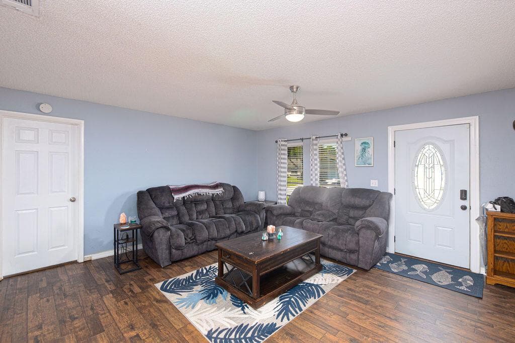 1337 SE ROANOKE Street, Port St. Lucie, FL 34952 photo 4