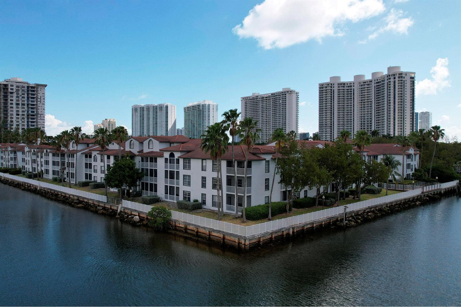 17900 NE 31st Court # 2302, Aventura, FL 33160 photo 2