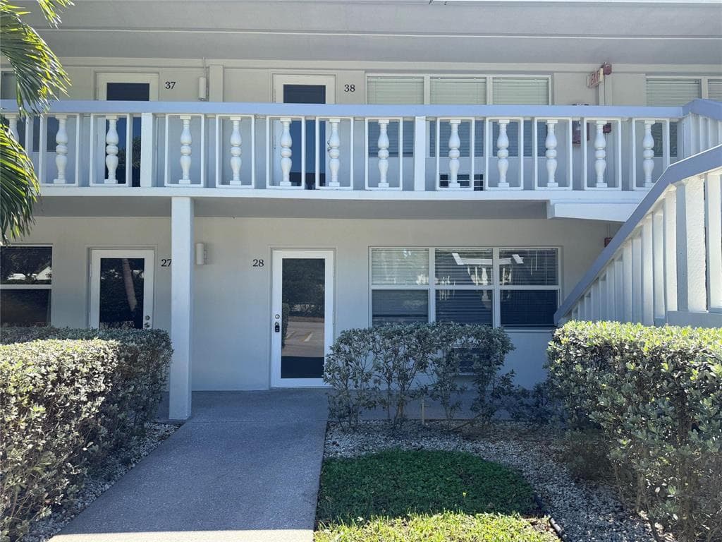 28 Ventnor B Drive, Deerfield Beach, FL 33442 photo 3