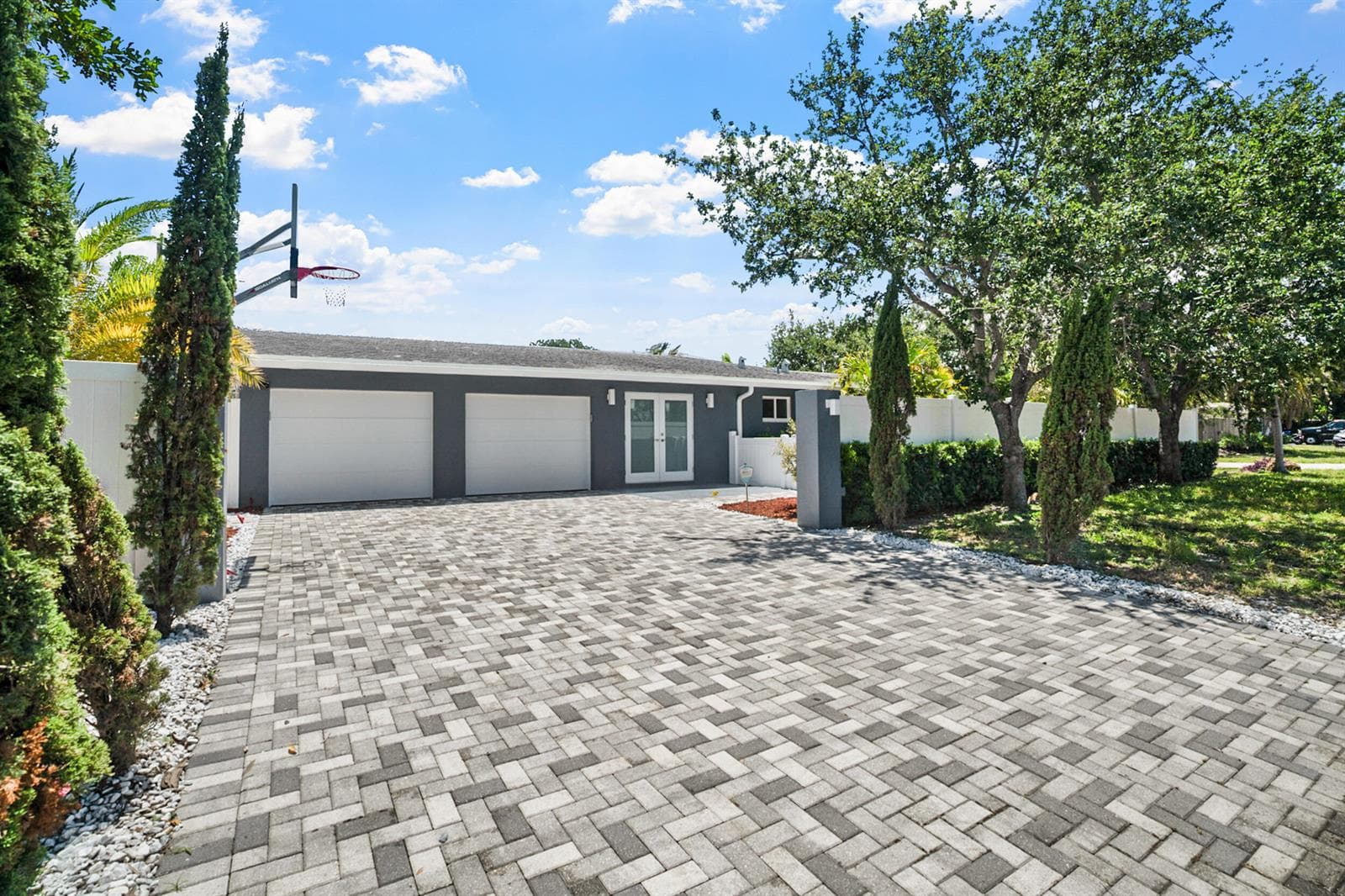 5496 NE 22ND Avenue, Fort Lauderdale, FL 33308