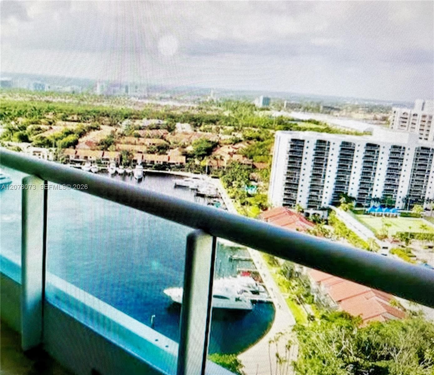 21055 Yacht Club Dr # 2404, Aventura, FL 33180