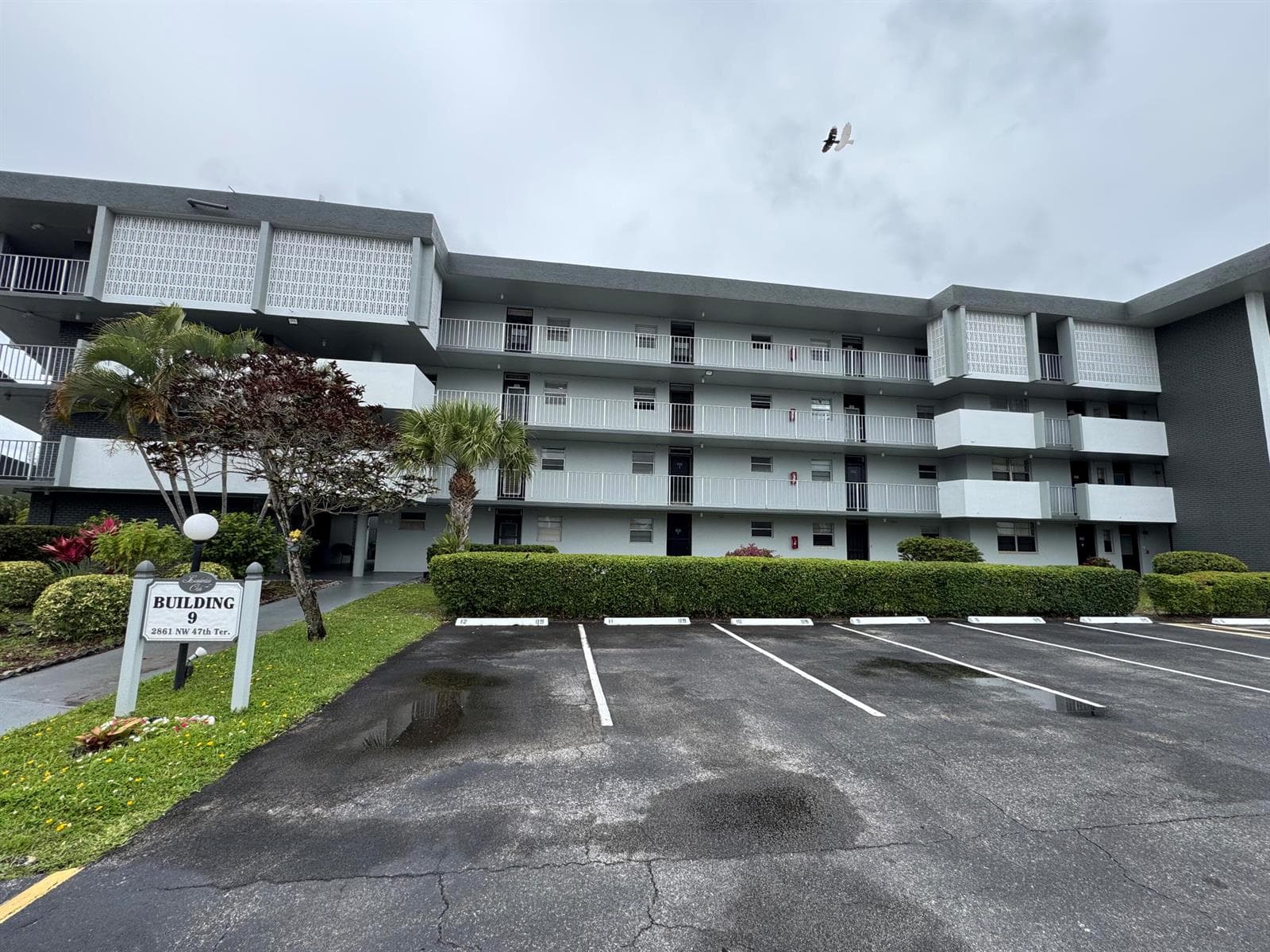 2861 NW 47TH Terrace # 207B, Lauderdale Lakes, FL 33313