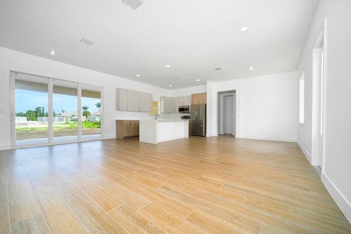 15101 BRAINBRIDGE Circle, Port Charlotte, FL 33981 photo 4
