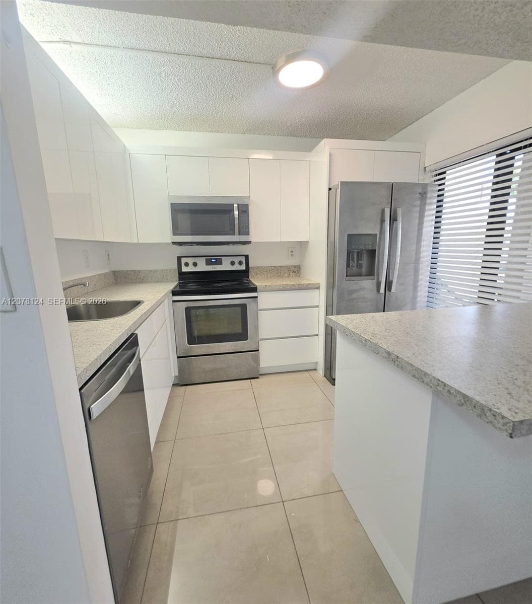 20105 NE 3rd Ct # 6, Miami, FL 33179