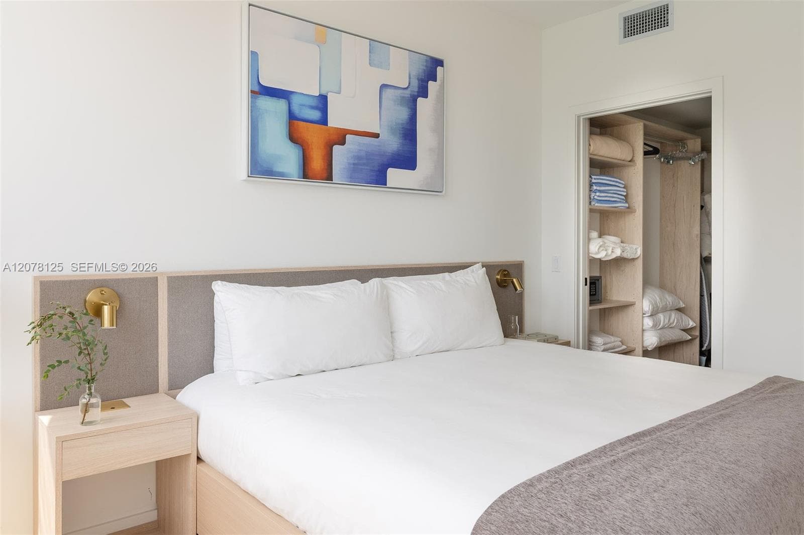 225 N Miami Ave # 2107, Miami, FL 33128 photo 4