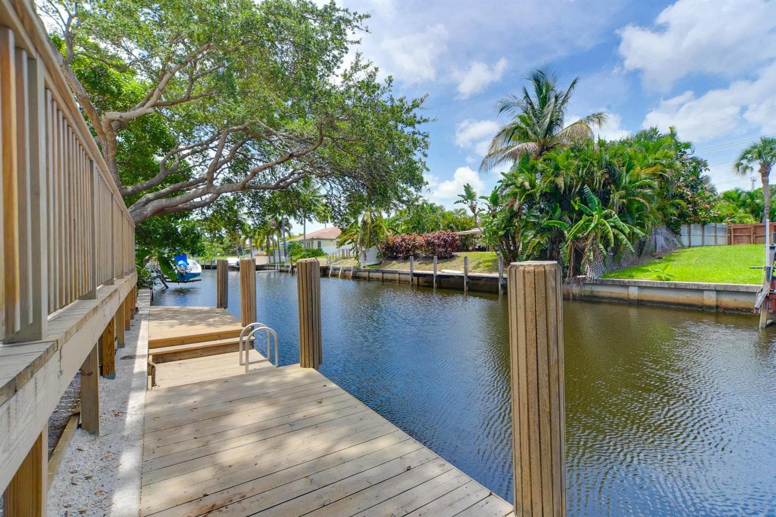 709 W Royal Palm Road, Boca Raton, FL 33486 photo 2