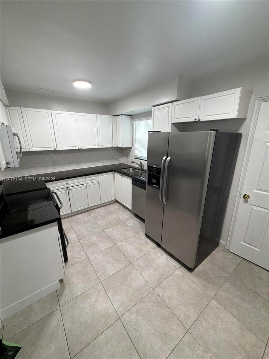 942 NW 11th Ct, Fort Lauderdale, FL 33311 photo 2
