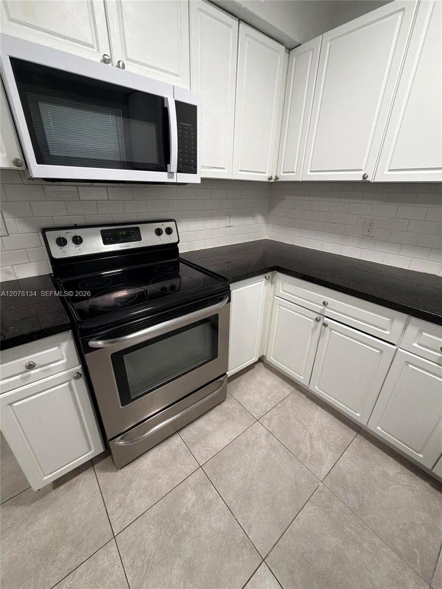 942 NW 11th Ct, Fort Lauderdale, FL 33311 photo 3