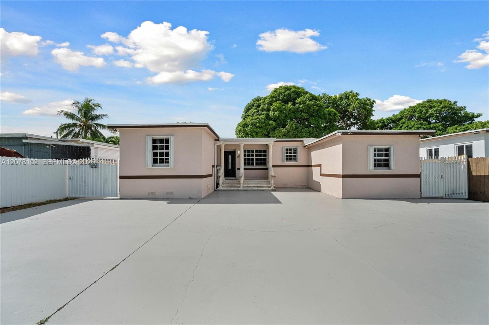 292 E 55th St, Hialeah, FL 33013 photo 2